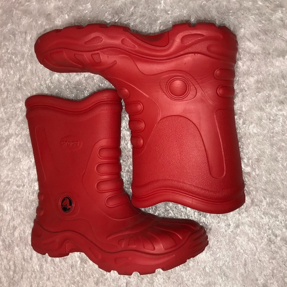 red croc boots